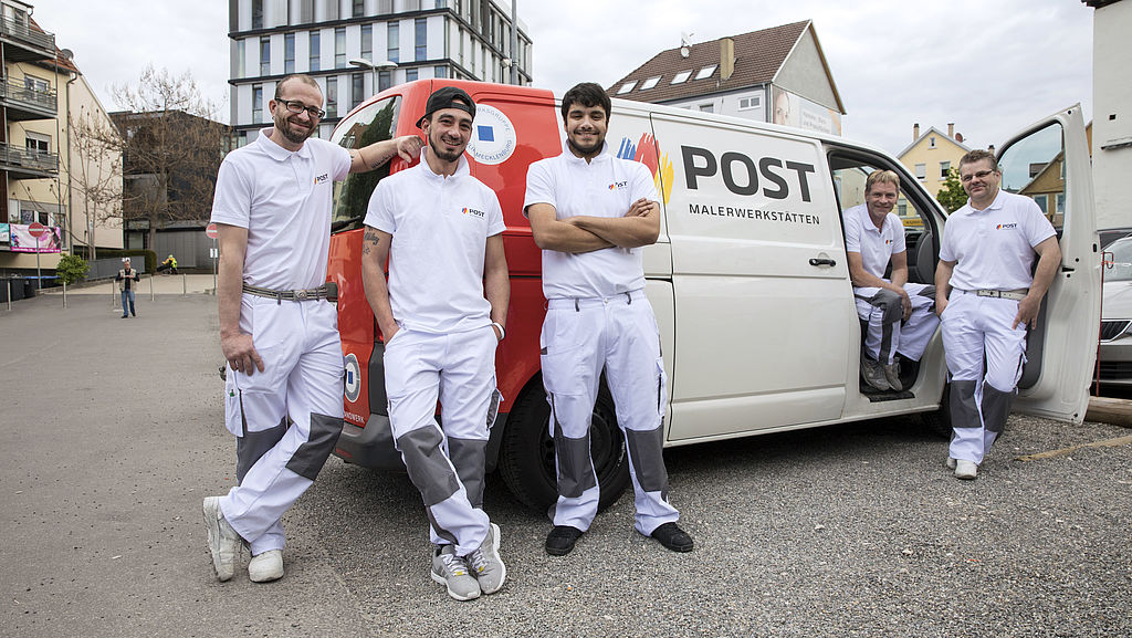 Mitarbeiter der Malerwerkstätten Post Tübingen