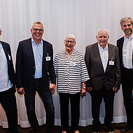 75-Jahre-Jubiläumsfeier der Firma Post Maler und Ausbau: Wolfgang Deckart, Daniel Porreca, Ehepaar Post, Oberbürgermeister Boris Palmer (von links nach rechts)